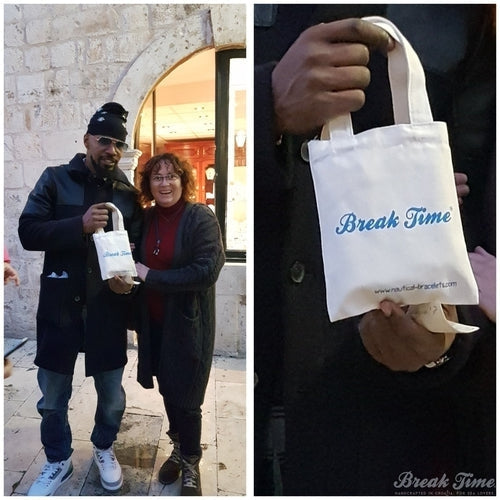 What was in the Break Time bag that Jamie Foxx got?