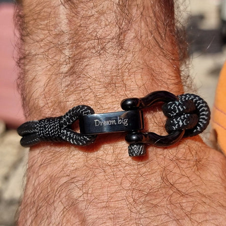 CAPTAIN Black Shackle Bracelet