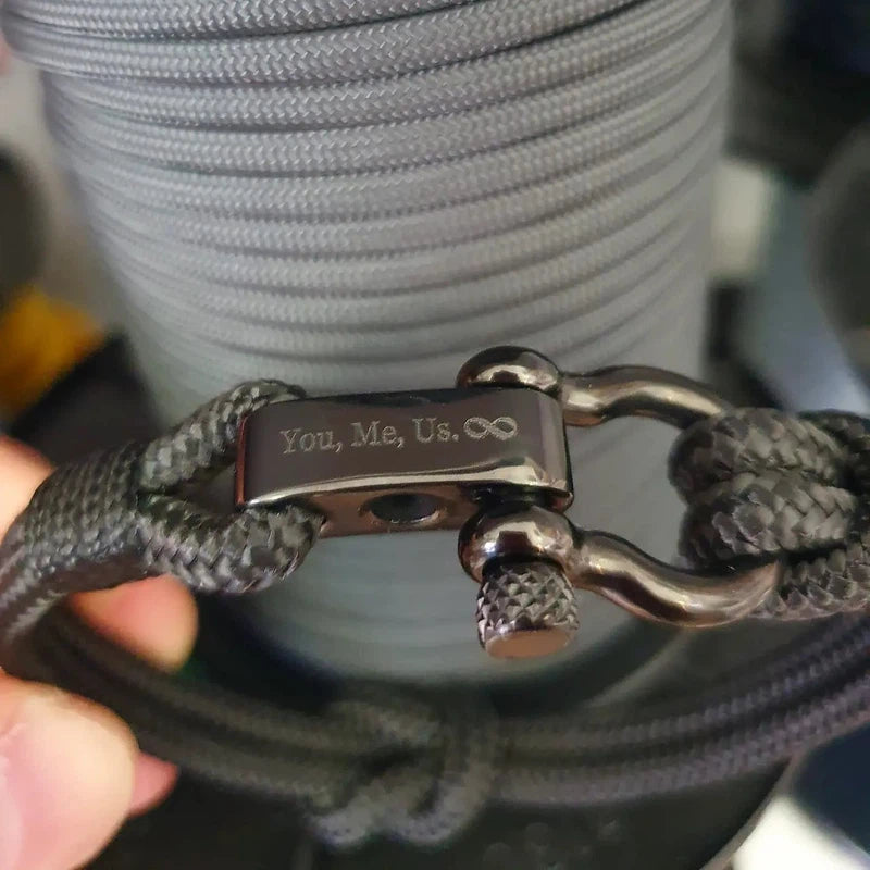 CAPTAIN Black Shackle Bracelet