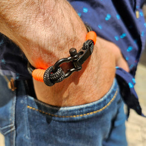 CAPTAIN Black Shackle Bracelet - Neon Orange