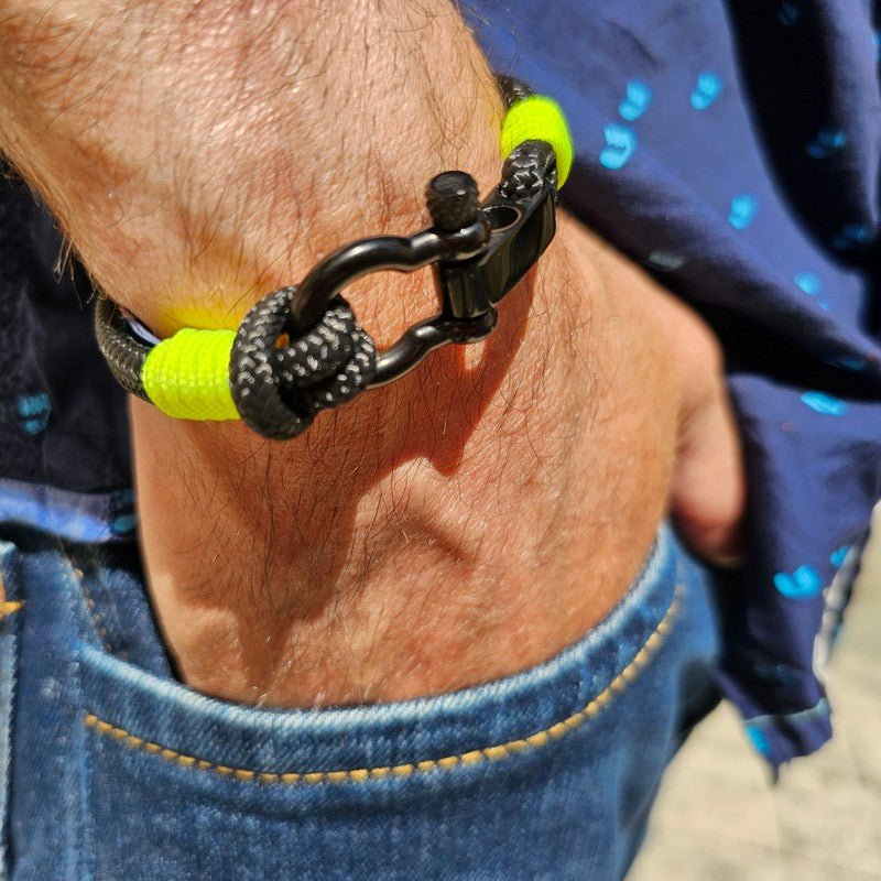 CAPTAIN Black Shackle Bracelet - Neon Yellow