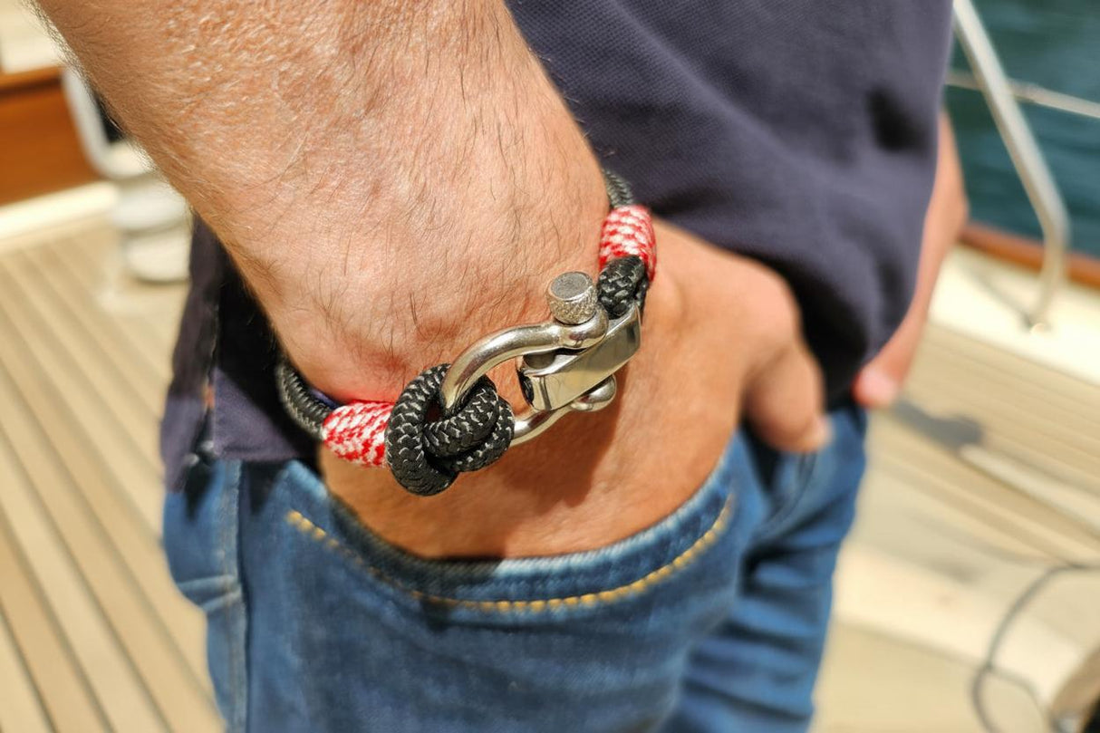 CORSAIR 5mm Nautical Clasp Bracelet Black Croatian Mix