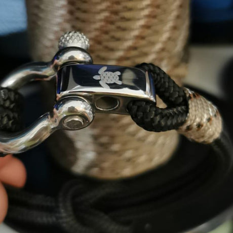 CORSAIR Big Shackle Bracelet Black Camo