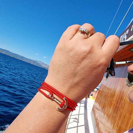 YACHT CLUB medium anchor bracelet red