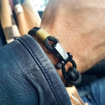 CAPTAIN Gold black shackle bracelet (CPT03)